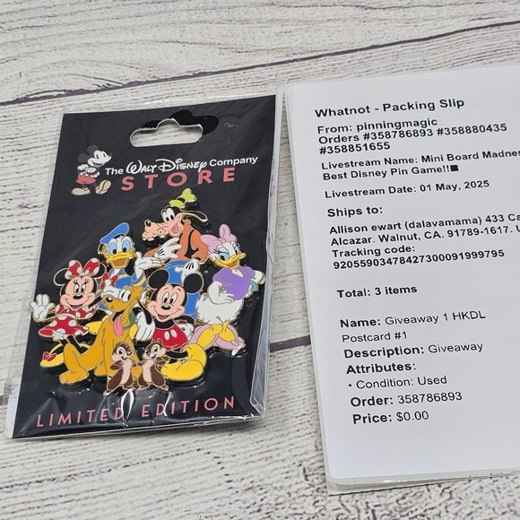 NEW! Disney Pin DEC Mickey and Friends Cluster LE 500 Disney Employee Center Pin - Picture 3 of 4